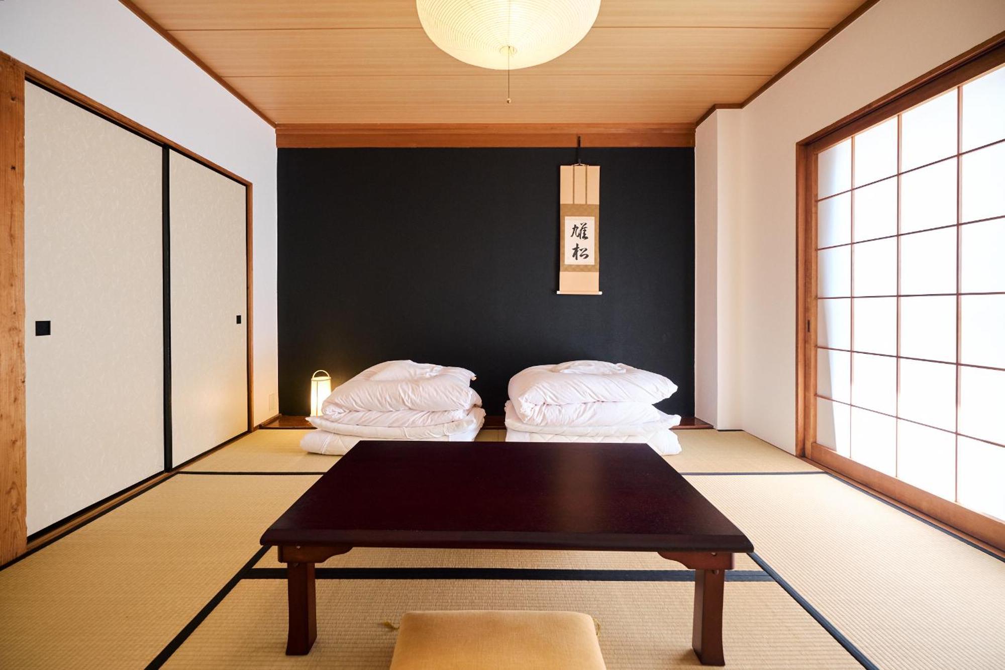 J-Hoppers Lake Biwa Guesthouse Ōtsu Rum bild